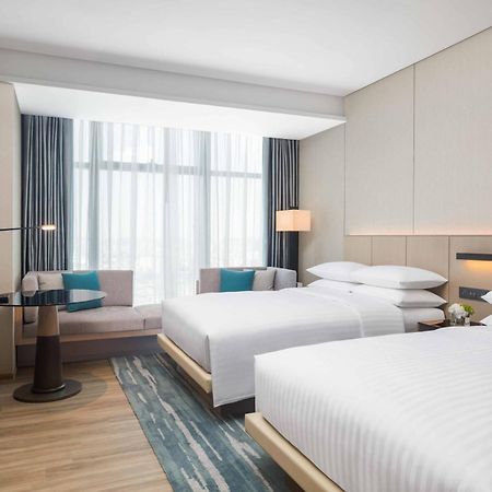 Courtyard By Marriott Shenzhen Bao'An Hotel Екстериор снимка
