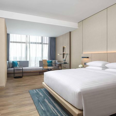 Courtyard By Marriott Shenzhen Bao'An Hotel Екстериор снимка