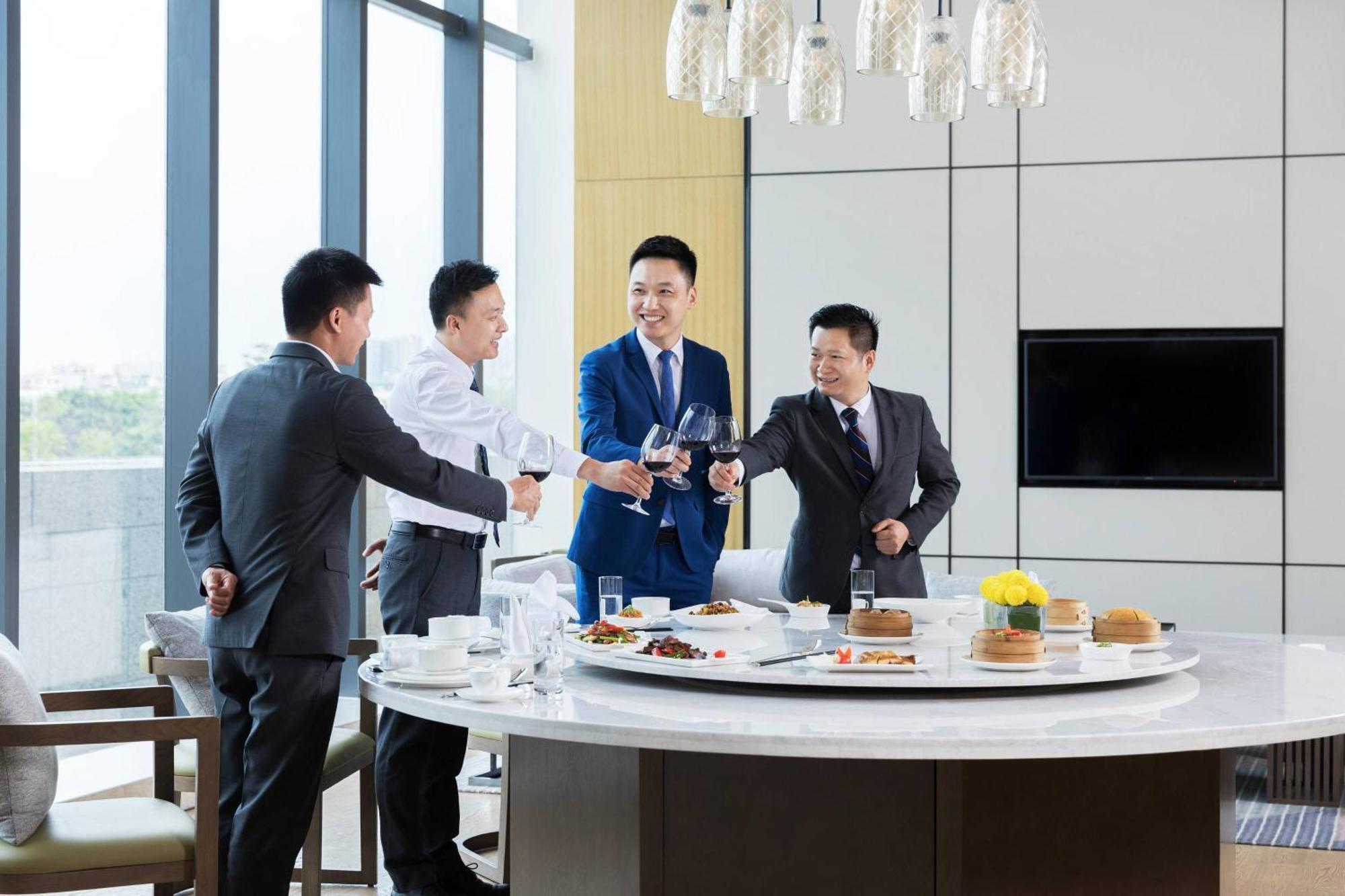 Courtyard By Marriott Shenzhen Bao'An Hotel Екстериор снимка