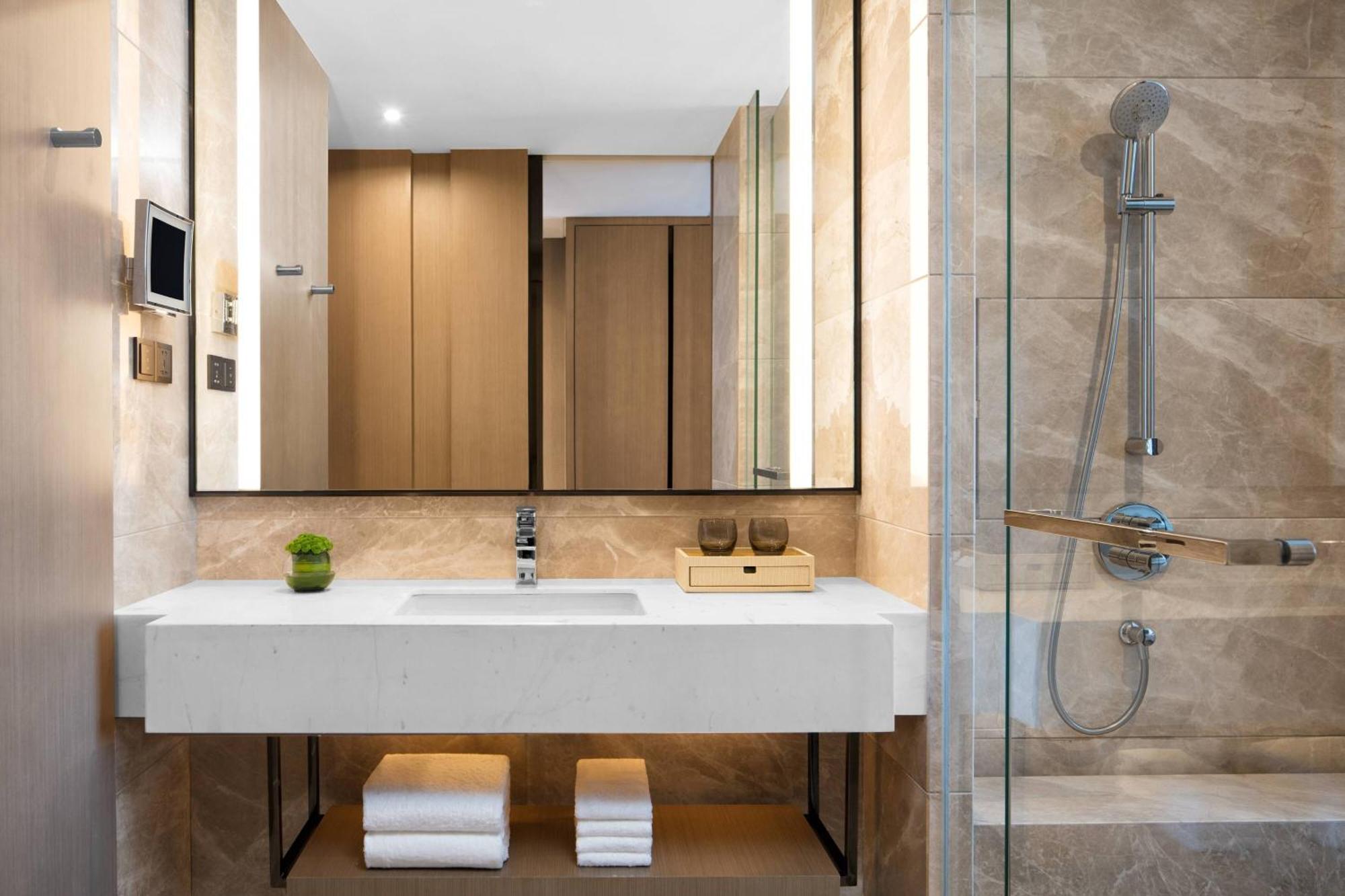 Courtyard By Marriott Shenzhen Bao'An Hotel Екстериор снимка