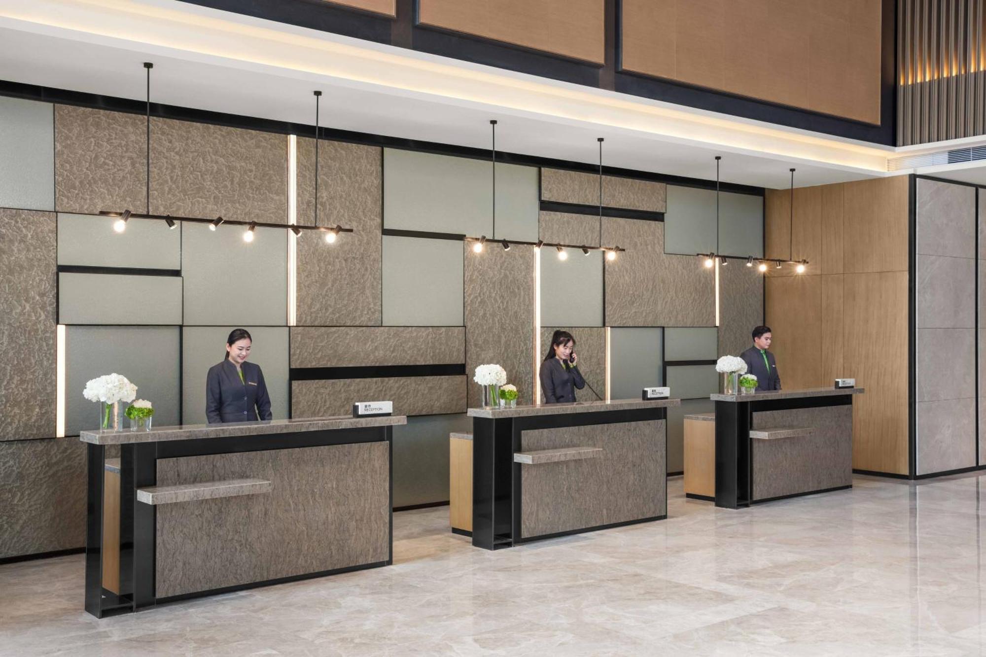 Courtyard By Marriott Shenzhen Bao'An Hotel Екстериор снимка