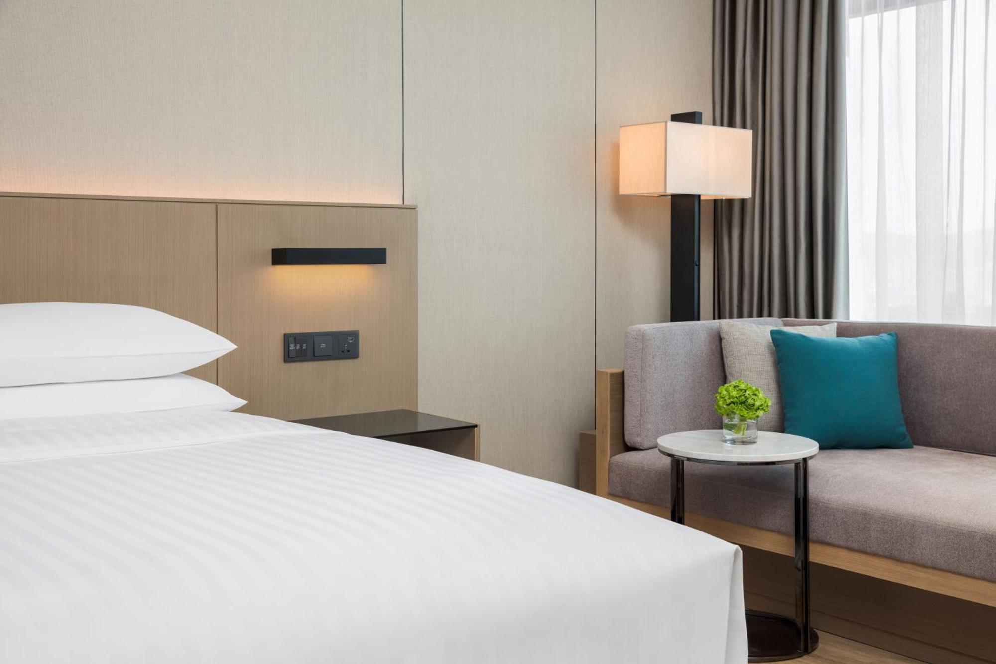 Courtyard By Marriott Shenzhen Bao'An Hotel Екстериор снимка