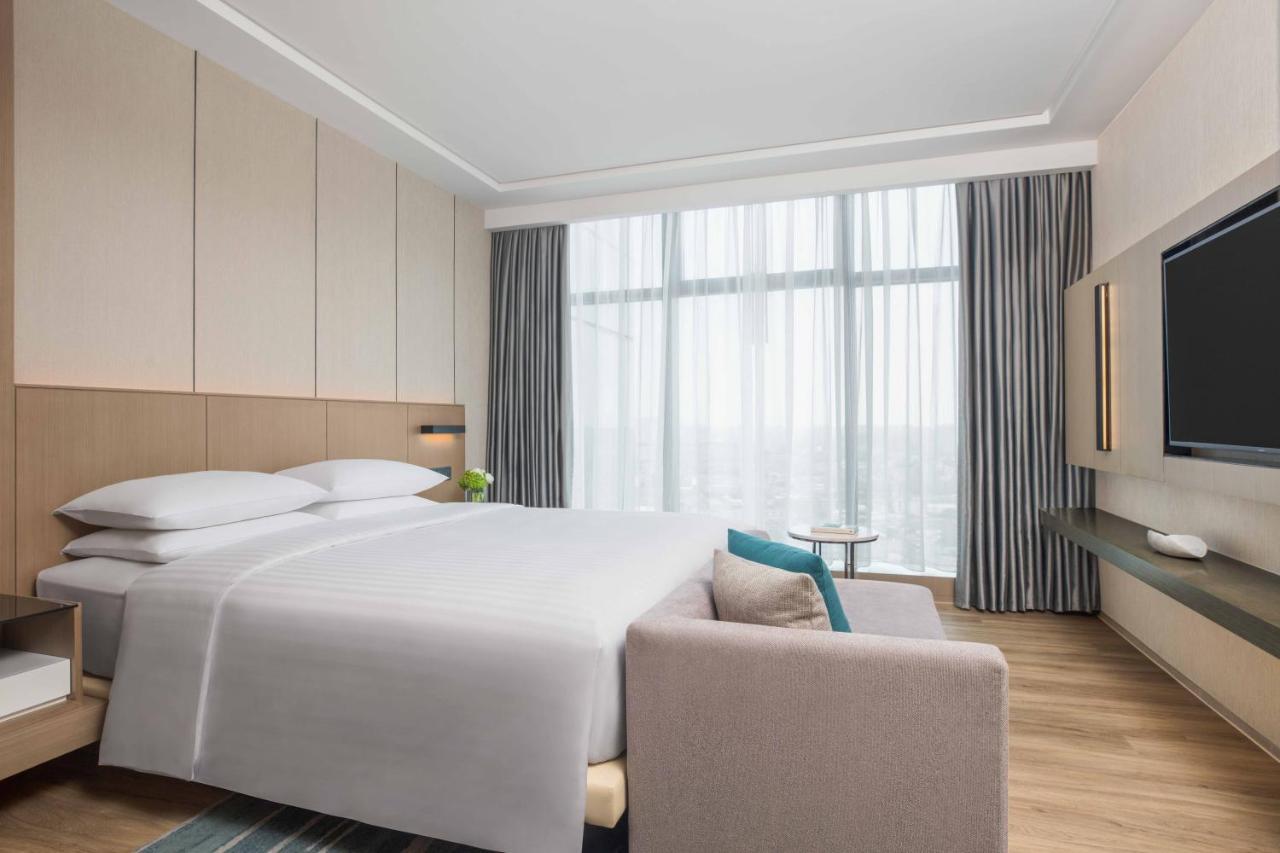 Courtyard By Marriott Shenzhen Bao'An Hotel Екстериор снимка